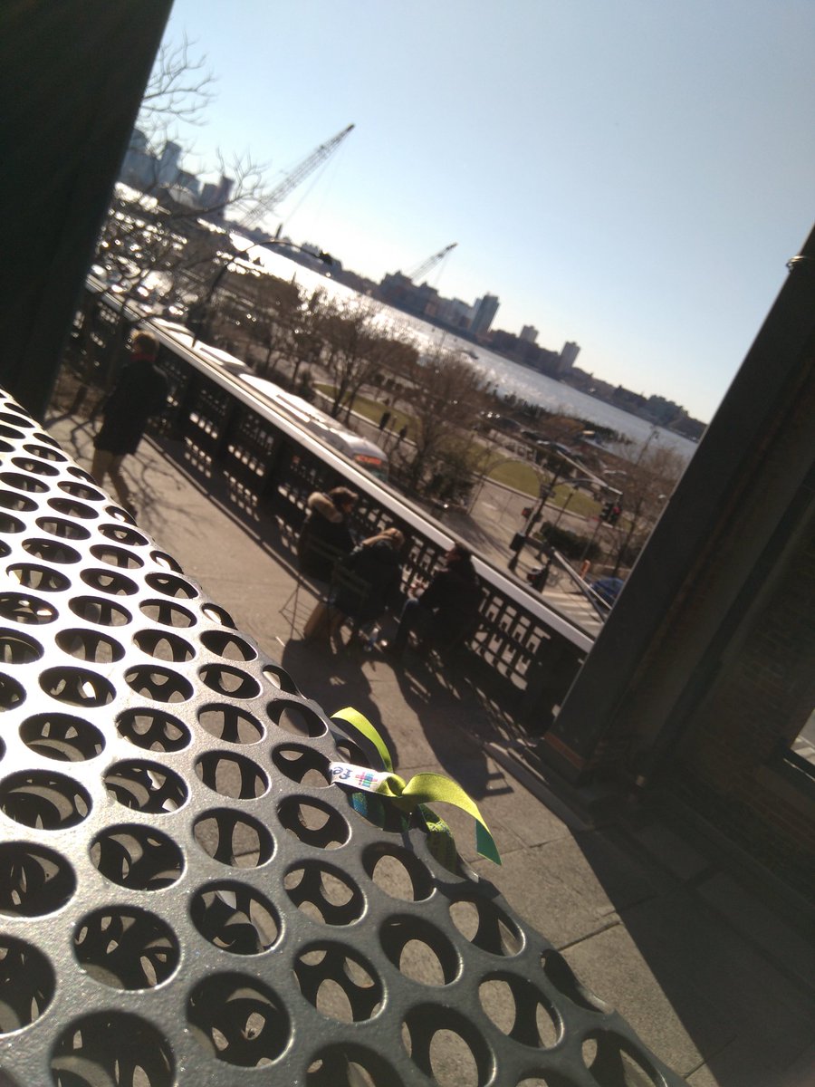 20manoloaspain's tweet photo. Dejando huella en NY🇺🇸🇺🇸  #postalesdsdNY #pulserasFEC @fecnscz @colegiosfec @chicosdellab @masqlineas https://t.co/1LR91uCuZG