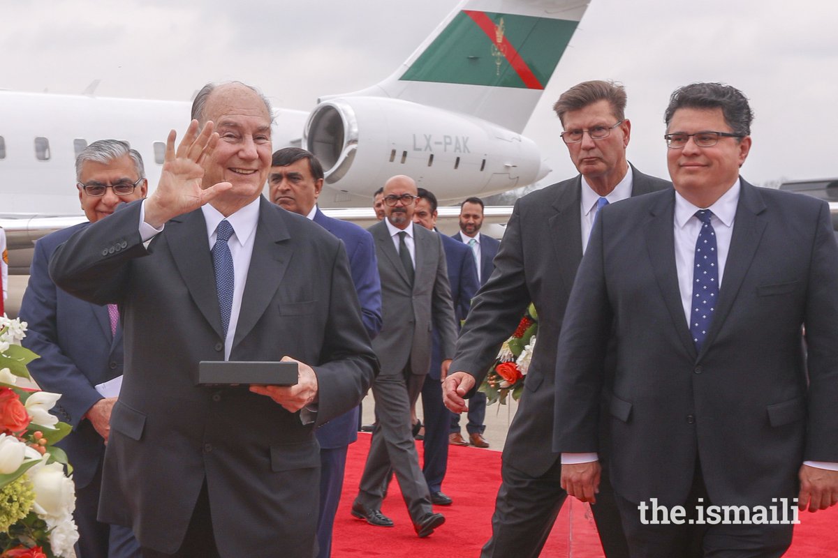 TheIsmaili's tweet photo. Article: Mawlana Hazar Imam welcomed by Texas officials in Houston. Read more: https://t.co/NplVP5ZAya #DiamondJubilee #AgaKhan #Ismaili #OneJamat #USAVisit https://t.co/VbPOuNPfok