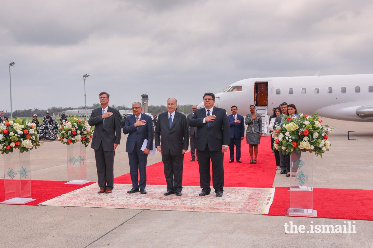 TheIsmaili's tweet photo. Article: Mawlana Hazar Imam welcomed by Texas officials in Houston. Read more: https://t.co/NplVP5ZAya #DiamondJubilee #AgaKhan #Ismaili #OneJamat #USAVisit https://t.co/VbPOuNPfok