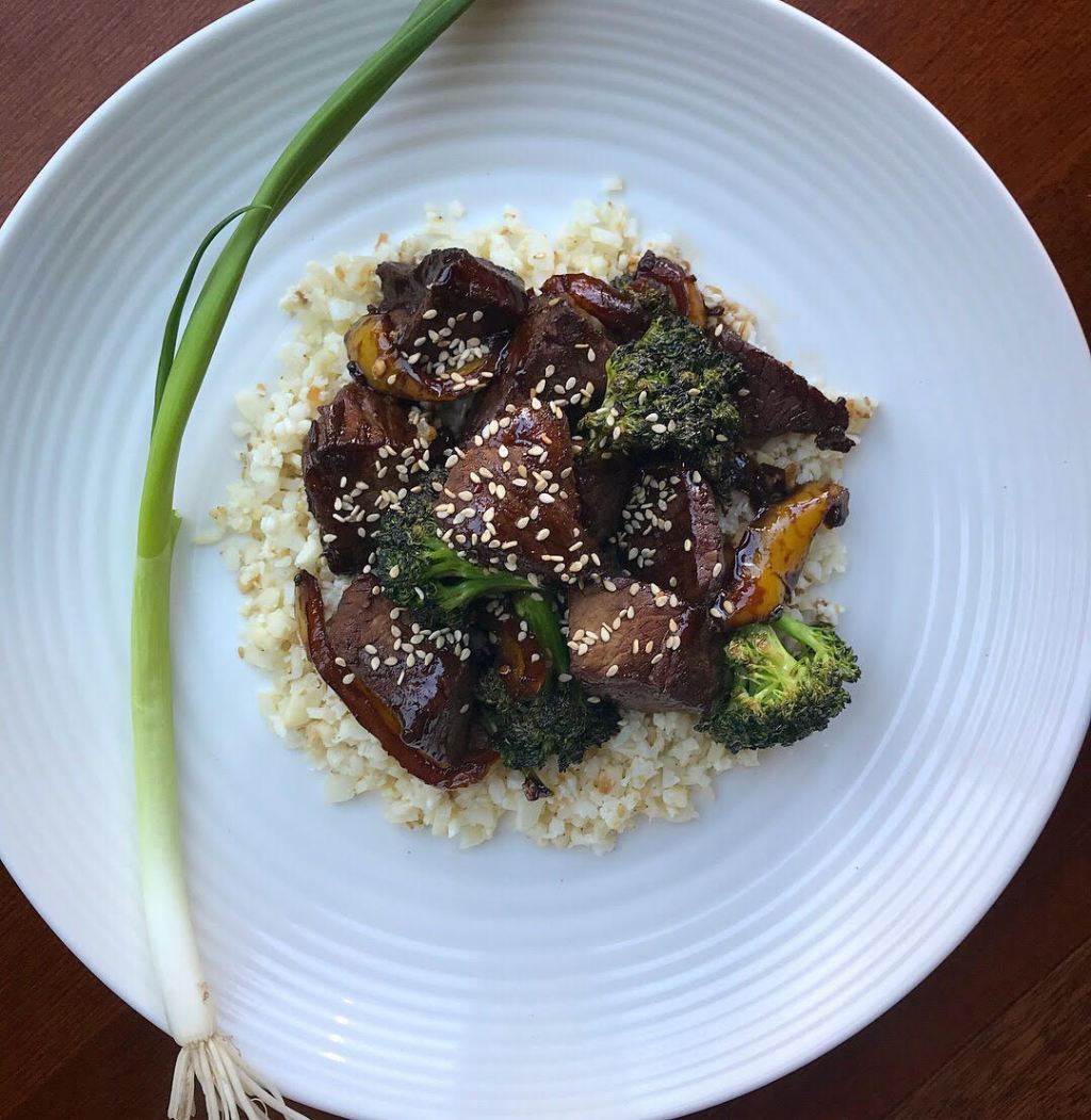 CookwithCarmel's tweet photo. #NewRecipe: Mongolian Beef w/ Sesame Cauli Rice #monoglianbeef #caulirice #ontheblog #healthyeating #foodblogger https://t.co/QkPKOz1nbB https://t.co/rsnacpHxYO