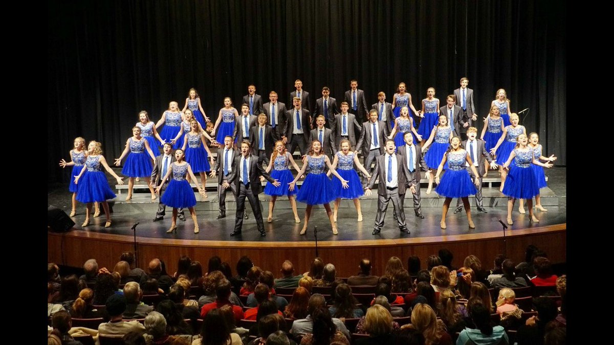 r0siep0siepuddn's tweet photo. My first show choir performance and my last competition pre show, switching instruments with each other..... constantly being reminded how much beauty there is in the world. #showchoir #ICTFlight #frienddeclassic #stingersup #youready #bumblebabes https://t.co/K3diFFV3Cq