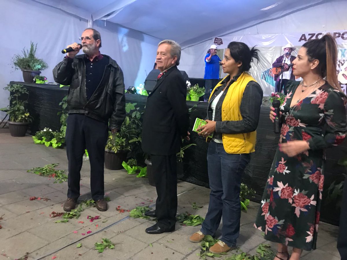AzcapotzalcoMx's tweet photo. El jefe delegacional Pablo Moctezuma Barragán dió por clausurada la #FILAzcapo18, todo un éxito en materia cultural y artística. ¡Gracias a todos los que nos visitaron y disfrutaron de 10 días inolvidables! #AzcapotzalcoEnComunidad https://t.co/JL6JcpcZ2M