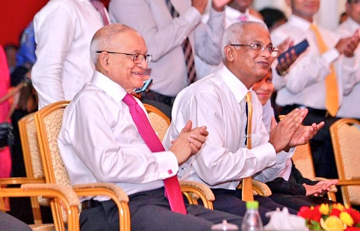 <a href="/PoliceMv/">Maldives Police</a>, #Free Pres. <a href="/maumoonagayoom/">Maumoon Abdul Gayoom</a>, #Free PG Leader <a href="/ibusolih/">Ibrahim Mohamed Solih</a>, #NOW. #StateOfEmergency #MaldivesInCrisis #Huttuva