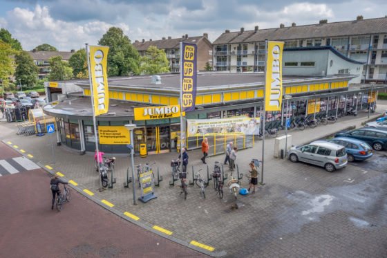Sectie5's tweet photo. ‘Supermarkt loopt verder uit op speciaalzaak’: https://t.co/XIPEGMU5wY https://t.co/IbuxaOnJsp