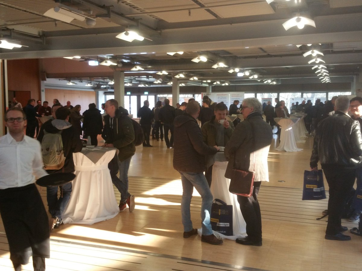 teckids_eV's tweet photo. Der 18. Informatiktag NRW #itnrw18 beginnt, mit Teckids und Skolelinux/Debian Edu! https://t.co/XpbjwjaFvf