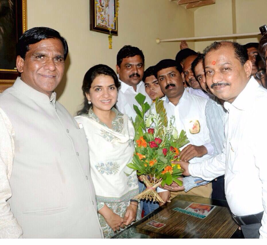 TweetsNowIn's tweet image. Shaina NC: Greetings to BJP4Maharashtra State President Shri. Raosahebdanve on his birthday.  #TweetsNow #TweetsNowIn #TweetsNowIndia ift.tt/2G78oeg