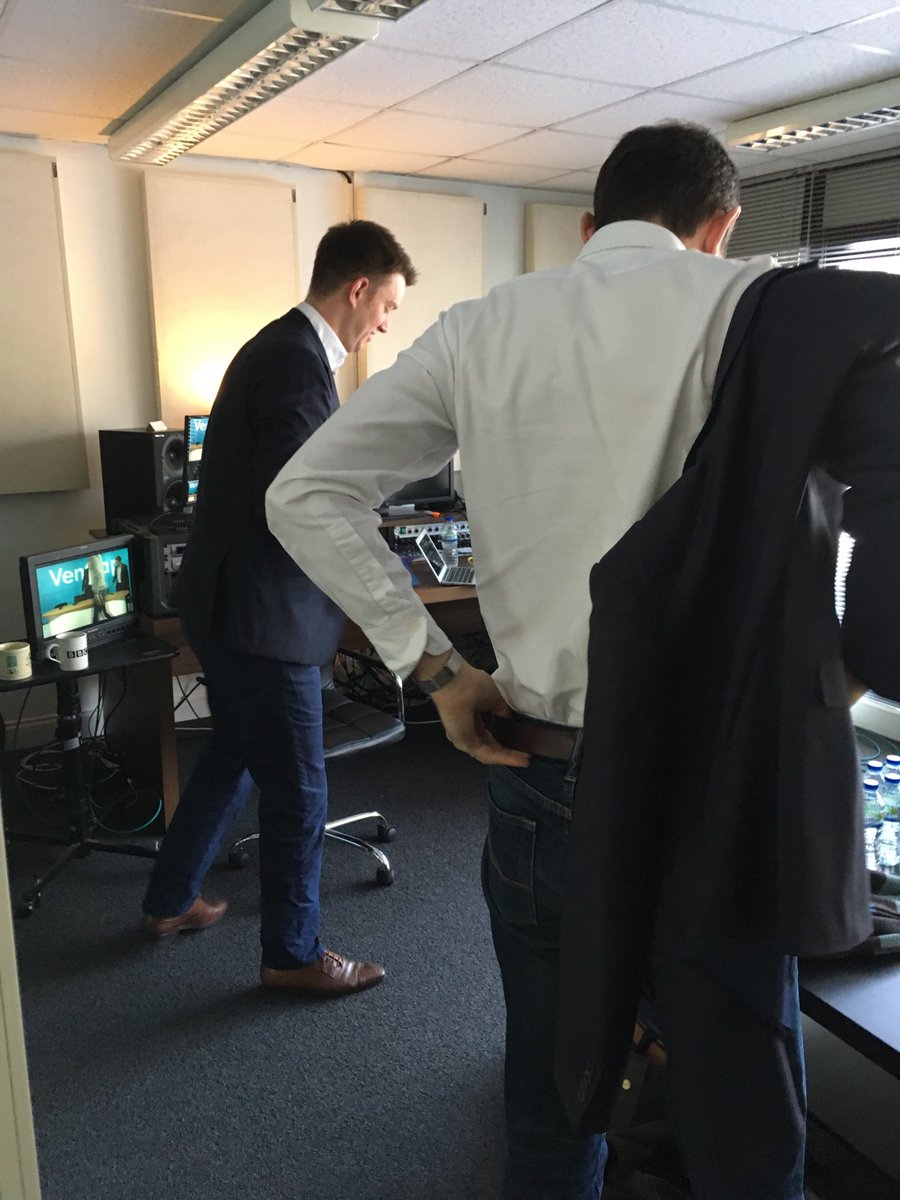 RachelHMedia's tweet photo. Jackets on. Ready for live Q&A taking questions from the Australian and Chinese audience following #Webcast @VenCapInt @OxfordDigital #SpeakingToCamera #PresentationTraining #ThoughtLeadership #AutocueTraining https://t.co/NB3ibveRor