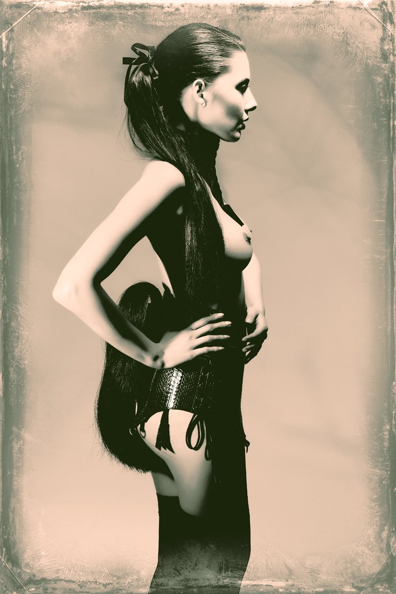 Gallery58online's tweet photo. The Snakeskin Horsetail Girdle
The Violet Collection
#PaulSeville & #StephAman https://t.co/xfUb7wmpFc https://t.co/ZVkQzUo0jy
