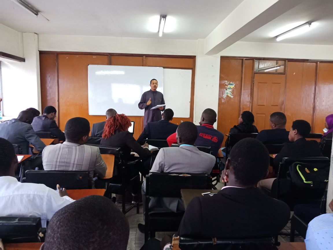 AmnestyKenya's tweet photo. If you do not stay awake and speak out, Evans's case will dissapear like all the over 9,000 cases at IPOA! @ the Moi University with Kenya Universities Students Organizations (KUSO) #justiceforevansnjoroge https://t.co/4TYzdEZd2y
