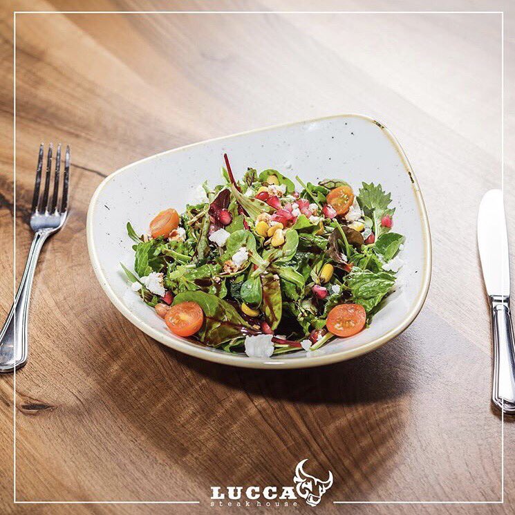 LuccaGcc's tweet photo. اثناء تحضير الاستيك استمتع بطبق سلطة صحي ولذيذ 😋🥗👌🏻

#luccasteakhouse #الكويت #الخبر #الشرقية https://t.co/rA4pEw5P9w
