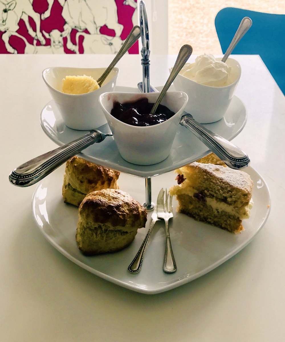 FieldGreenOast's tweet photo. Afternoon tea. Come &amp; stay! #afternoontea #bedandbreakfast @FieldGreenOast @FarmerClarke https://t.co/VJgDM82yEo