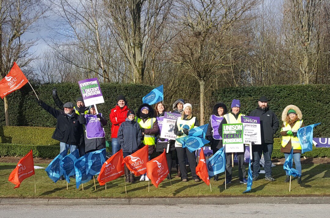 OFFICAL PICKET <a href="/unitedutilities/">United Utilities</a> HQ in Warrington #UUpensiongrab <a href="/NorthWestUNISON/">UNISON North West</a> <a href="/UNISON_WET/">UNISON Water, Environment & Transport</a> <a href="/UNISONUU/">UNISON UU</a> PROTECTING YOUR PENSION
