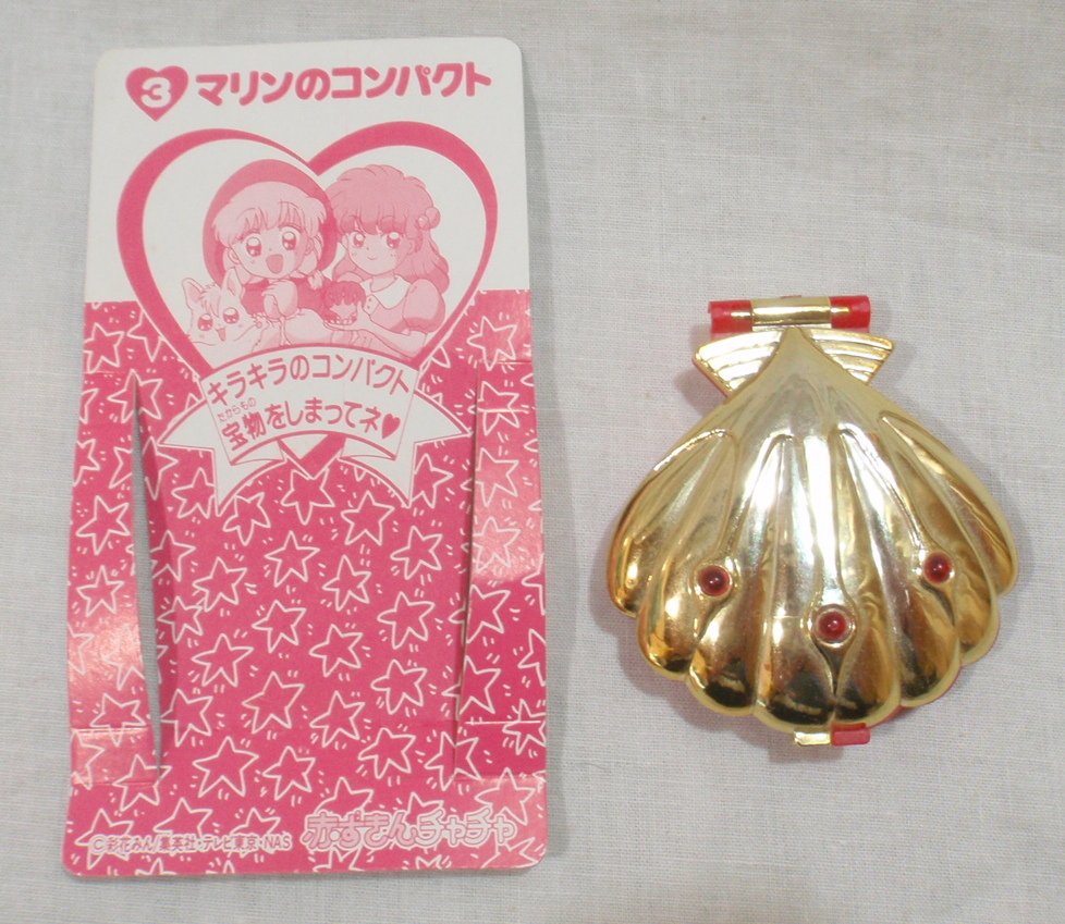 まんだらけgirls Toy 님의 트위터 中野店 個人的にお勧めなのがこちら 赤ずきんチャチャのマリンちゃんのコンパクト 製品版ではなかったのに 食玩は小回りが利くからこういうことが起こってうれしい チャチャと仲良くしているイラストに こんな世界線も