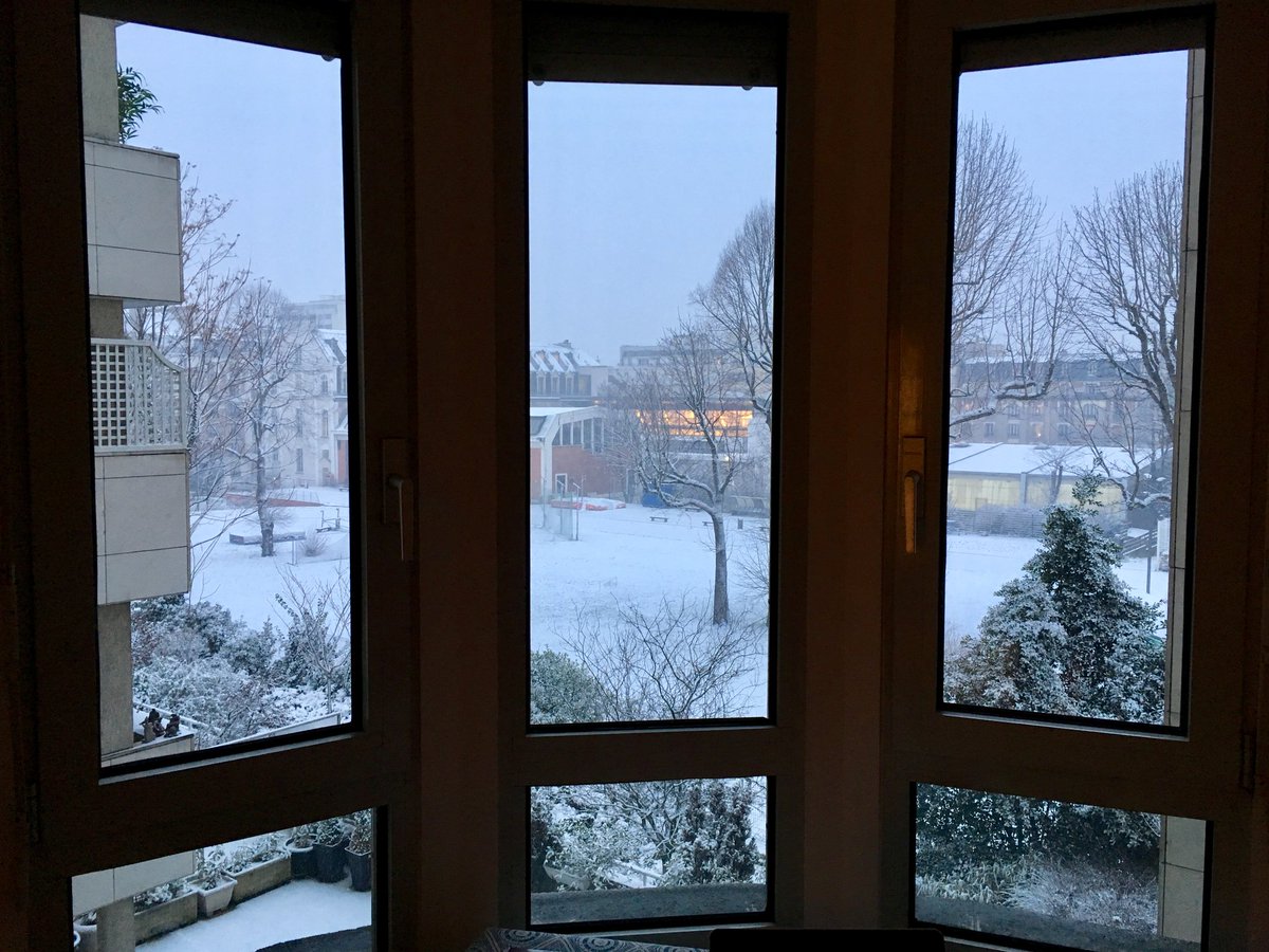 NadegeCru's tweet photo. Once again, beaten by winter... #home #snow #springisntfornow #whenthemorningcomes #garness https://t.co/tUZCGLAESv