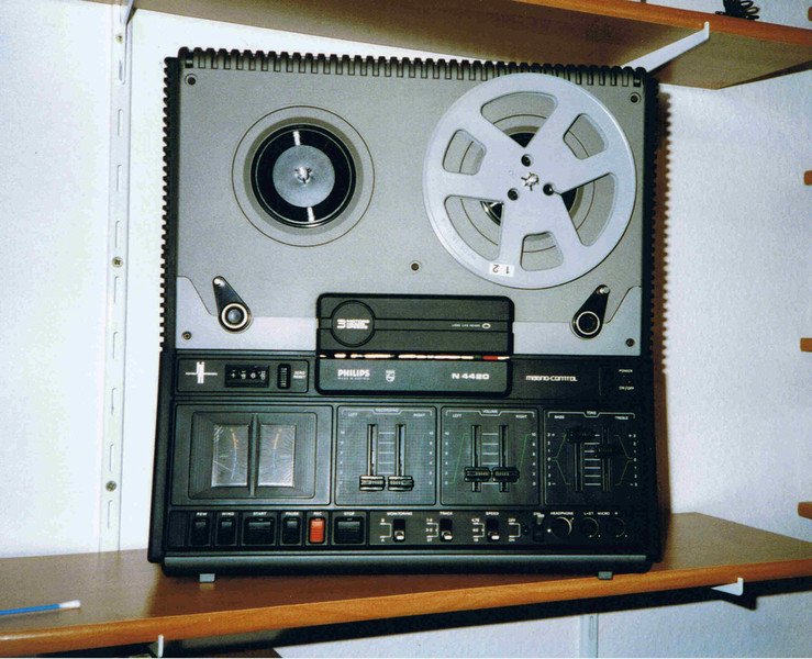 borntobewild018's tweet photo. High end electronics of the 70th https://t.co/qh6oK9i9sc