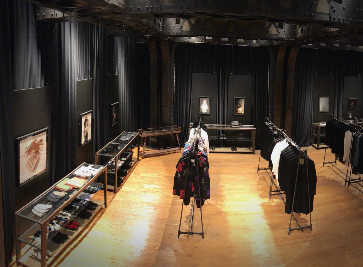 ヨウジヤマモト青山本店で原画7点を展示頂いております。期間は4/10頃