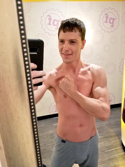 Couldn't sleep so I hit the gym. Goodnight Twitterverse https://t.co/luDMQoD7ui<a href="/tag/mvsales"class="tags"><span>#mvsales</span></a>