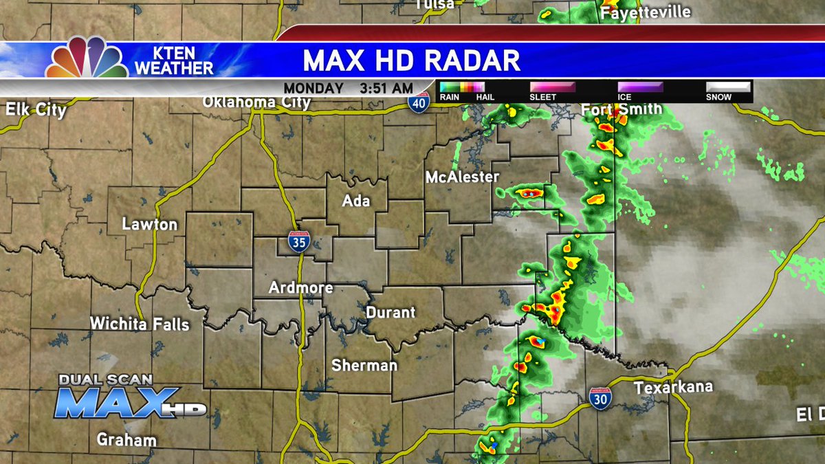 DavidSiple's tweet image. RADAR UPDATE (Mon 3:52 AM) Showers and storms are now leaving our viewing area to the east. We will be clear by 5 AM. #TXwx #OKwx