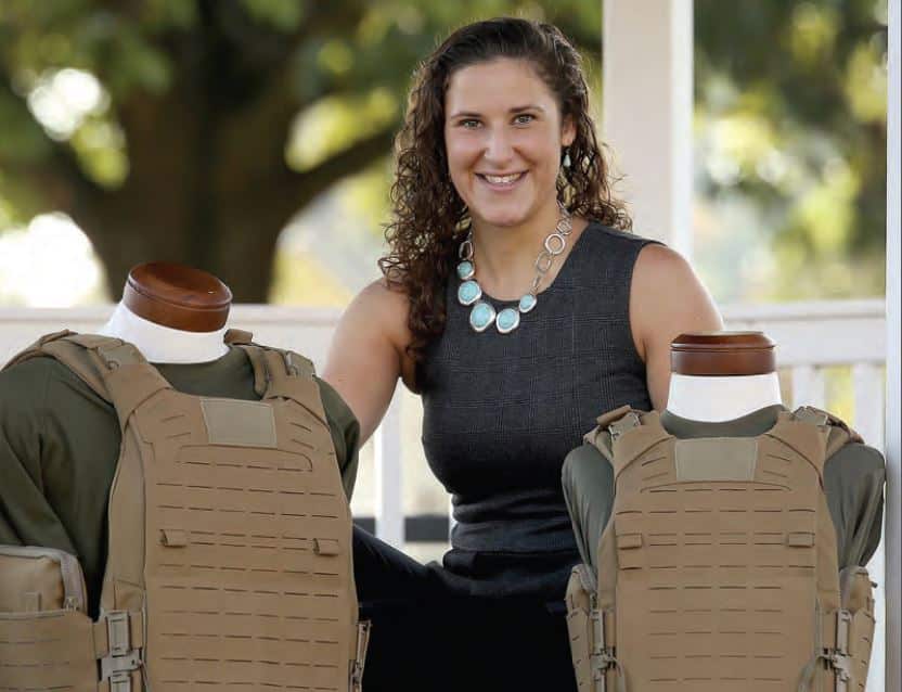 USVeteransMag's tweet photo. Her first brush with the #military was when she became a nuclear #engineering intern with the #Navy. Years later, she works with a team that has introduced a lightweight body armor system for the #marines @USMC https://t.co/ymOHvaBLAp https://t.co/ejEw8o94Tu
