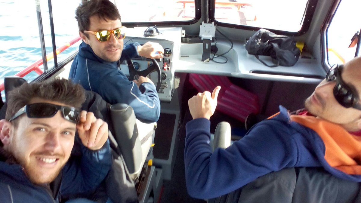 BenCasas's tweet photo. Saludos desde nuestros compañeros de @socib_icts, que salen ahora a lanzar un glider, mientras @irene_liza y yo salimos de batimetria en #MUSAFELS https://t.co/HmtL3XxQFF