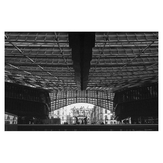 mrtwodeers's tweet photo. The canopy. Central view the new canopy roof of Châtelet-les-halles.
•
•
•
•
•
#canopy #chatelet #chateletleshalles #shopping #paris #modern #architecture #architectureporn #bnw #streetphotography #photooftheday #photography #blackandwhite #Ilfor… https://t.co/SaSY3N6zmS https://t.co/OXJeMh9ctT
