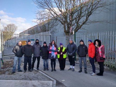 Blue skies over Leigh but it's f-f-f-freezing. <a href="/unitedutilities/">United Utilities</a> workers on strike today across the North West in defence of their pensions.  #UUpensiongrab <a href="/UNISONUU/">UNISON UU</a>