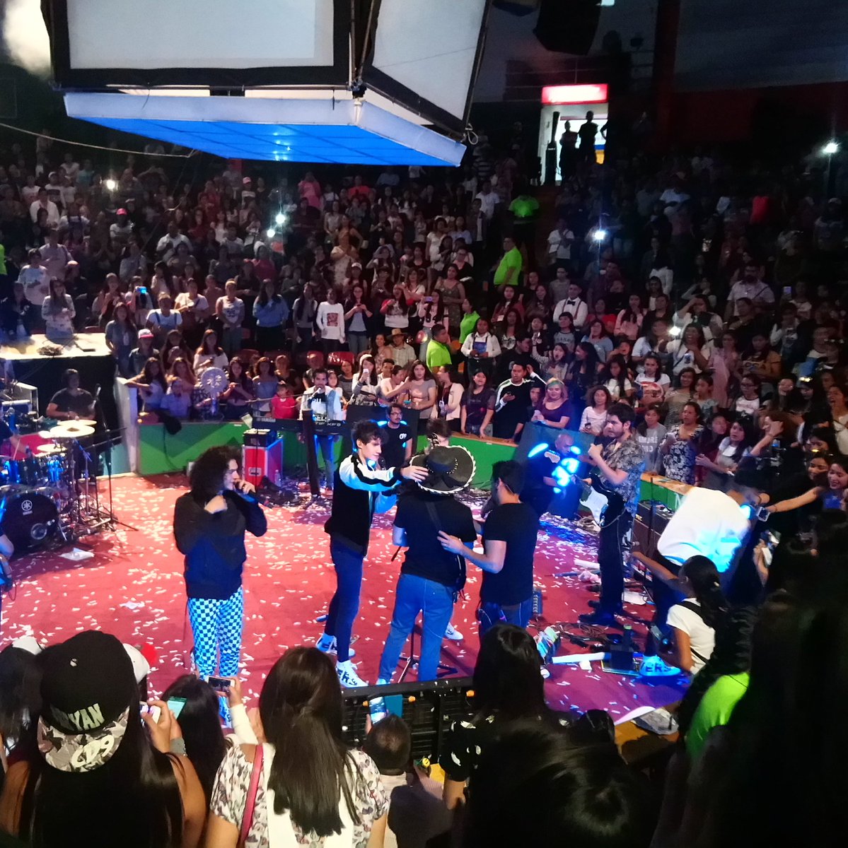LesMatzDeKim's tweet photo. Ame este momento💞 #CD9enTexcoco https://t.co/PbyETckBdP