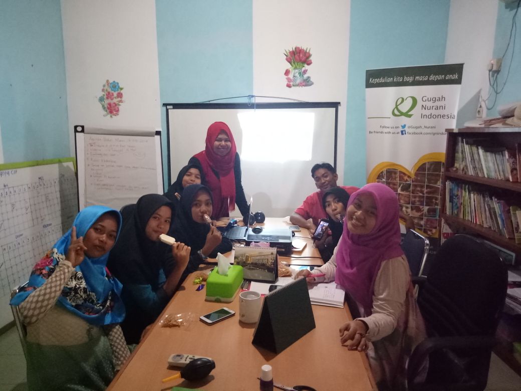 gn_indonesia's tweet photo. Rapat bulanan ARKA (Anak Remaja Kreatif dan Aktif)
Sebuah forum anak yang dibentuk untuk mendukung terwujudnya Kota Layak Anak.
#GNI #CDPPadang #ARKA #KotaLayakAnak https://t.co/zWN3RzWPKS