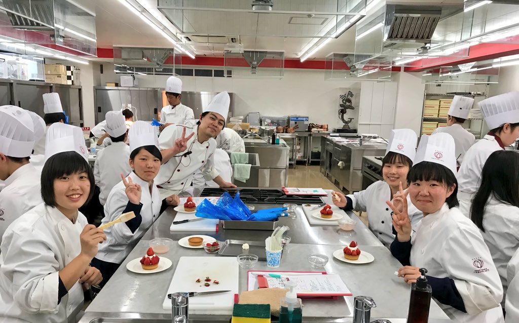 福岡キャリナリー あなたの県で説明会開催中 大分高校パティシエ体験 午後の部 Part2