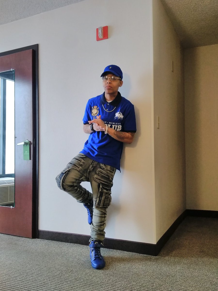 KGcountry6orn's tweet image. #studmodel #lesbian #lgbt #gay #polo #poloralphlauren #RalphLauren