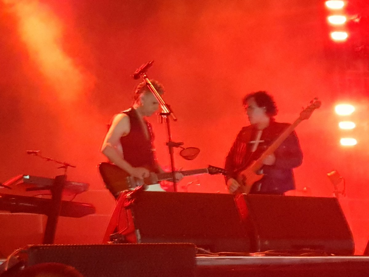 DMDevotion_Peru's tweet photo. Otra uña y el setlist de Martin se quedan en Lima 😍
Gracias Peter Gordeno ♥️
@DMDevotion_Peru @depechemode https://t.co/uF3cI4mXVi