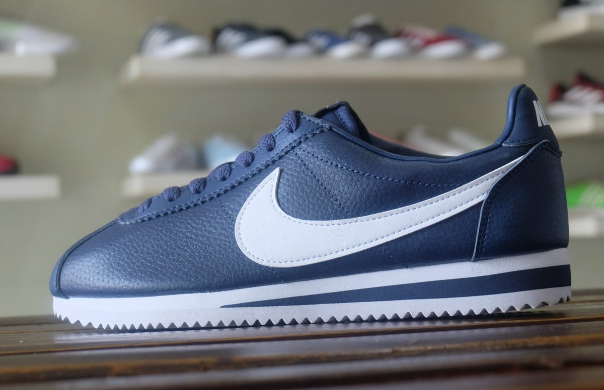 nike cortez navy leather