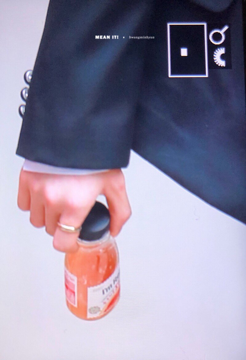 meanit_mh's tweet photo. 180319 #워너원 #wannaone #황민현 #Minhyun 자몽주스 들궄ㅋㅋㅋㅋㅋ ❤️❤️ https://t.co/DfCeTLdHlc