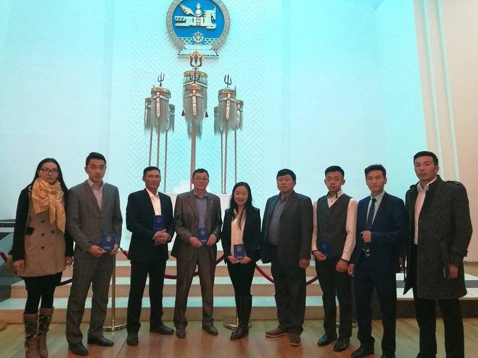 Цахилгаанчны сургалтад хамрагдсан төгсөгчид