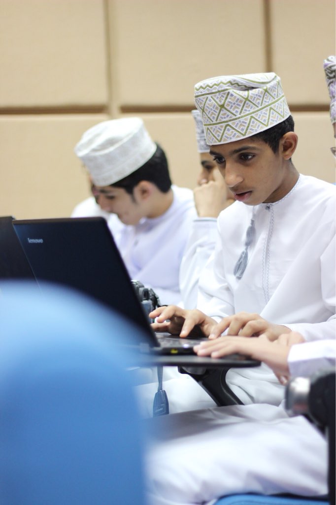 omanis_1's tweet photo. بداية يوم جميل مع المصور أحمد القيوضي مع ورشة احتراف تصوير البروترية والمعالجة الرقمية
#ملتقى_بكسل2
#يحدث_الآن https://t.co/7sDPARVz20