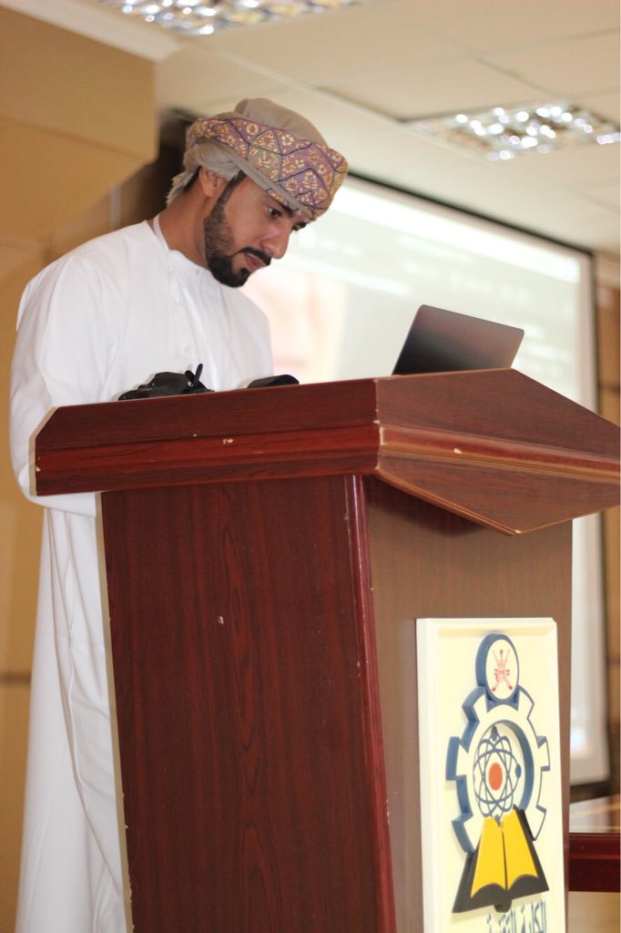 omanis_1's tweet photo. بداية يوم جميل مع المصور أحمد القيوضي مع ورشة احتراف تصوير البروترية والمعالجة الرقمية
#ملتقى_بكسل2
#يحدث_الآن https://t.co/7sDPARVz20