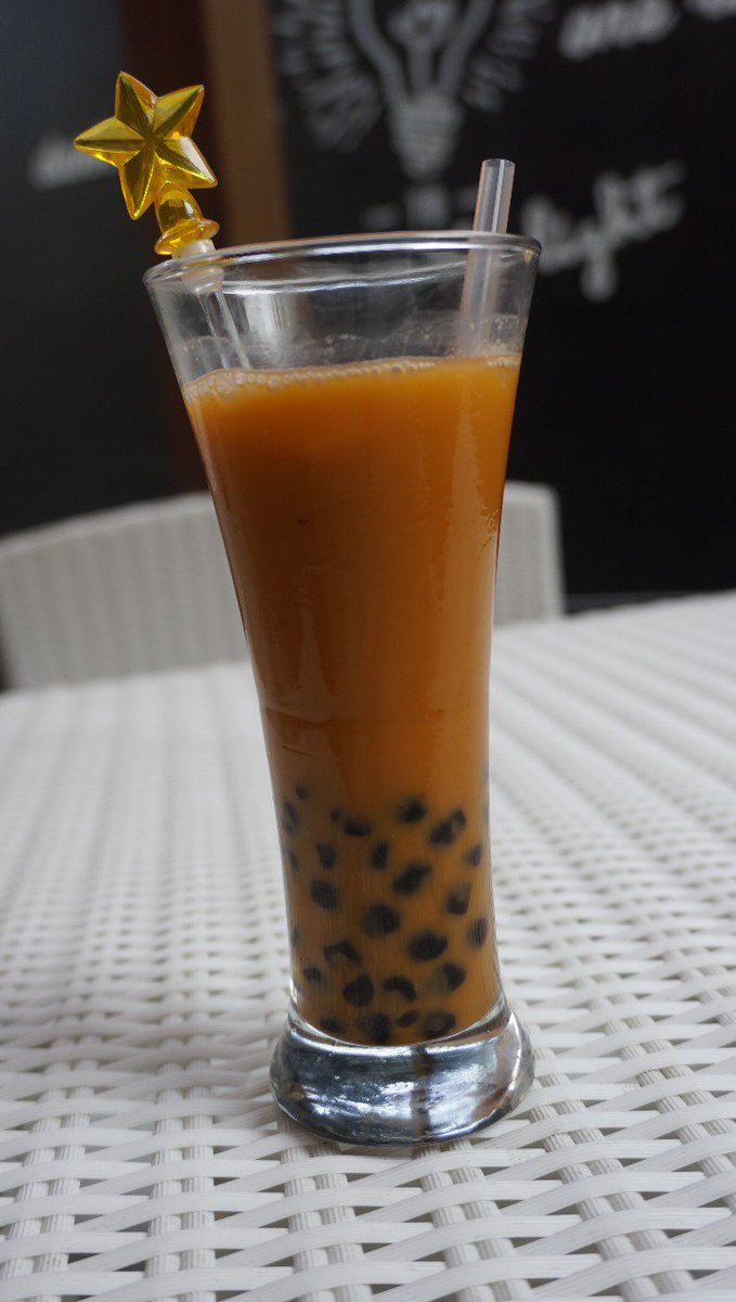 UTCHotelSmg's tweet photo. Thai Tea
Teh Chatramue, dipadukan dengan susu kental manis dan gula pasir, dan diberikan tambahan tapioca pearl yang manis dengan harga Rp. 15.000,-/porsi https://t.co/mh0D9KBbT6