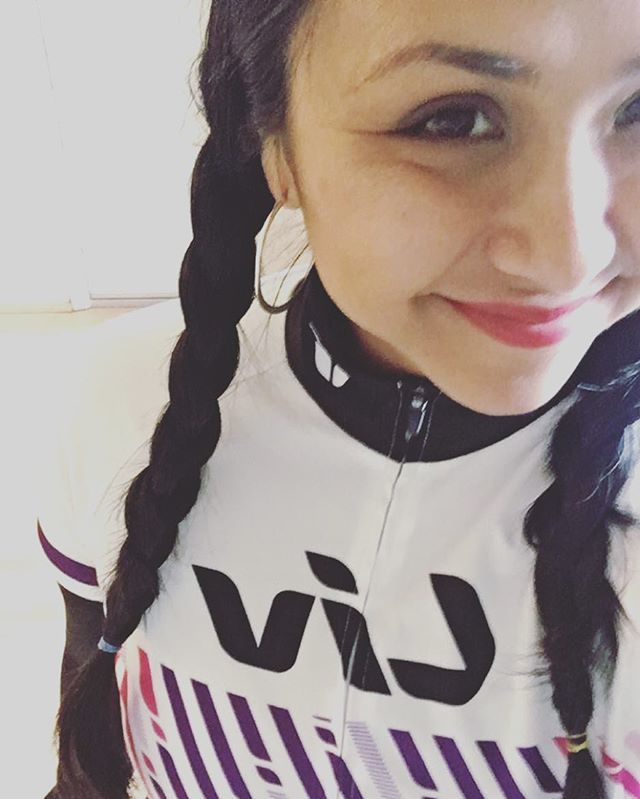 chasquimom's tweet photo. Bikes, braids and hoops.
.
.
.
#chasquimom #livambassadors #howweliv #bikesandbraids #themhoops #peruvian #latinaspedaleando #peruvianhair https://t.co/tRbUH7Q04q https://t.co/jLdEnYuf4g