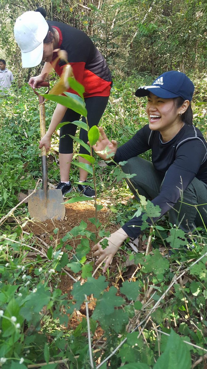giffy_cdc's tweet photo. They all look so happy!! I guess this is what happens when you #SeedsTheDay!! HEHEHE weeee 🤗
Here’s to #EconWeek!! ❤️ https://t.co/QpB8UFtDl0