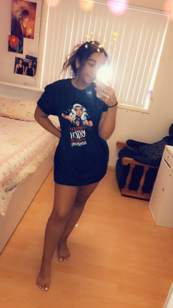 little_roe's tweet photo. There were only Larges left in stock but did that stop me?β£οΈ @ajaqueen you got some top quality merch, comfortable for the body n the soul ππππ½ #ajakween #kweenofmerch #myqueen #happyqueergal https://t.co/waTiM15KIQ