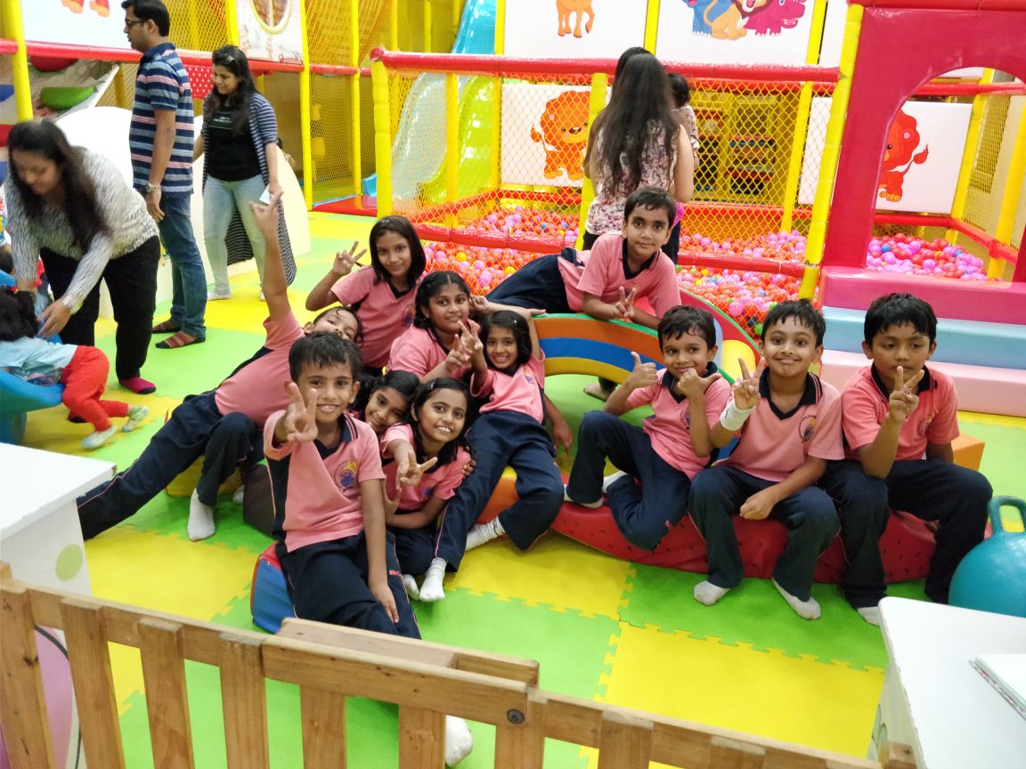 vbsis_official's tweet photo. The benefits of a day camp are plenty, from life lessons beyond the classroom. Our  grade 3 learners enjoyed a day camp which began with a yoga session by  the sea, followed by a list of exciting activities. The children visited Kiddington &amp; Cookie Man and various activities. https://t.co/ON1Ml6dXoo