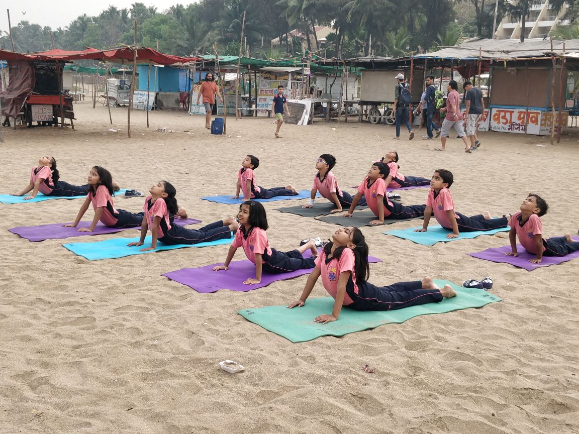 vbsis_official's tweet photo. The benefits of a day camp are plenty, from life lessons beyond the classroom. Our  grade 3 learners enjoyed a day camp which began with a yoga session by  the sea, followed by a list of exciting activities. The children visited Kiddington &amp; Cookie Man and various activities. https://t.co/ON1Ml6dXoo