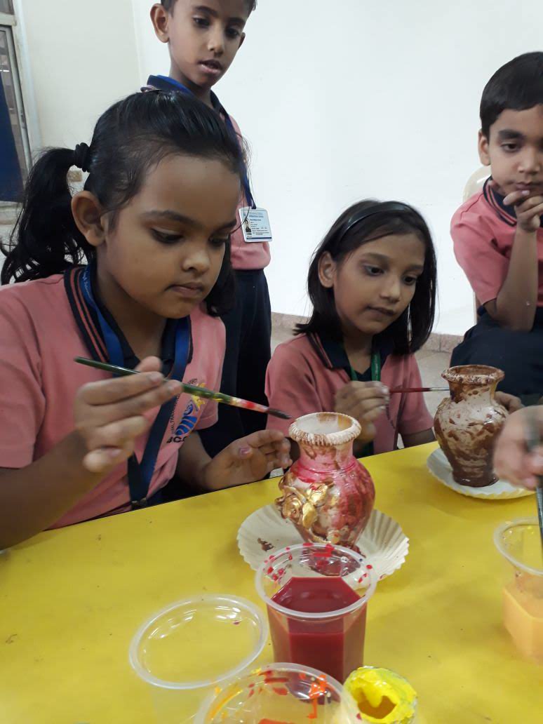 vbsis_official's tweet photo. The benefits of a day camp are plenty, from life lessons beyond the classroom. Our  grade 3 learners enjoyed a day camp which began with a yoga session by  the sea, followed by a list of exciting activities. The children visited Kiddington &amp; Cookie Man and various activities. https://t.co/ON1Ml6dXoo
