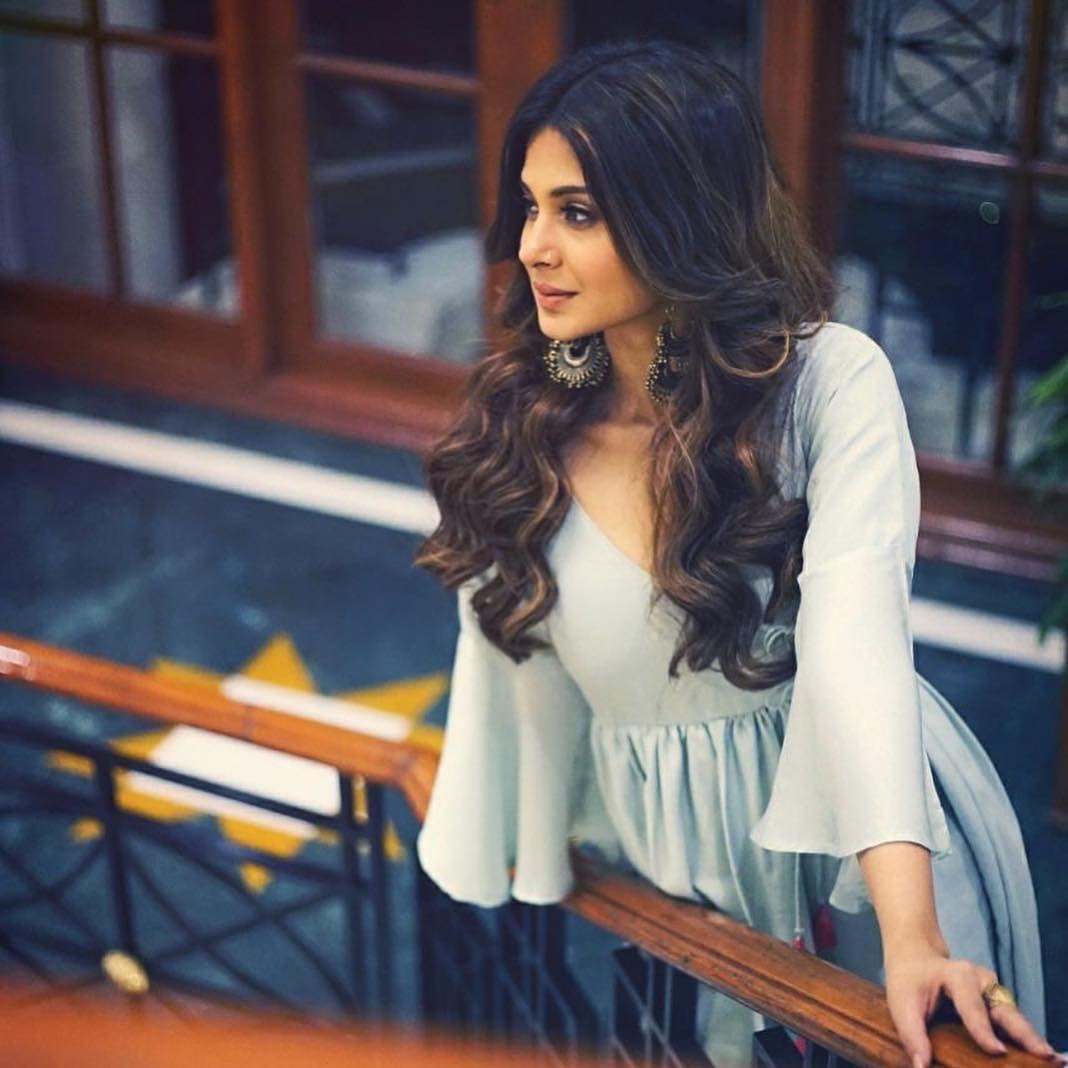 telly_updates2's tweet photo. #jennifer #jenniferwinget #beyhadh #larrywinget #maya #inspiration #mybaejen #saraswatichandra #jenniferwingetfans #winget #life #bepannaah #zoya #kumud #motivationalquotes #successquotes #inspirationalquotes #jenniferwingetgrover #jeny #princesswinget #Bepannaah #Bepannah https://t.co/B53Fdb181v