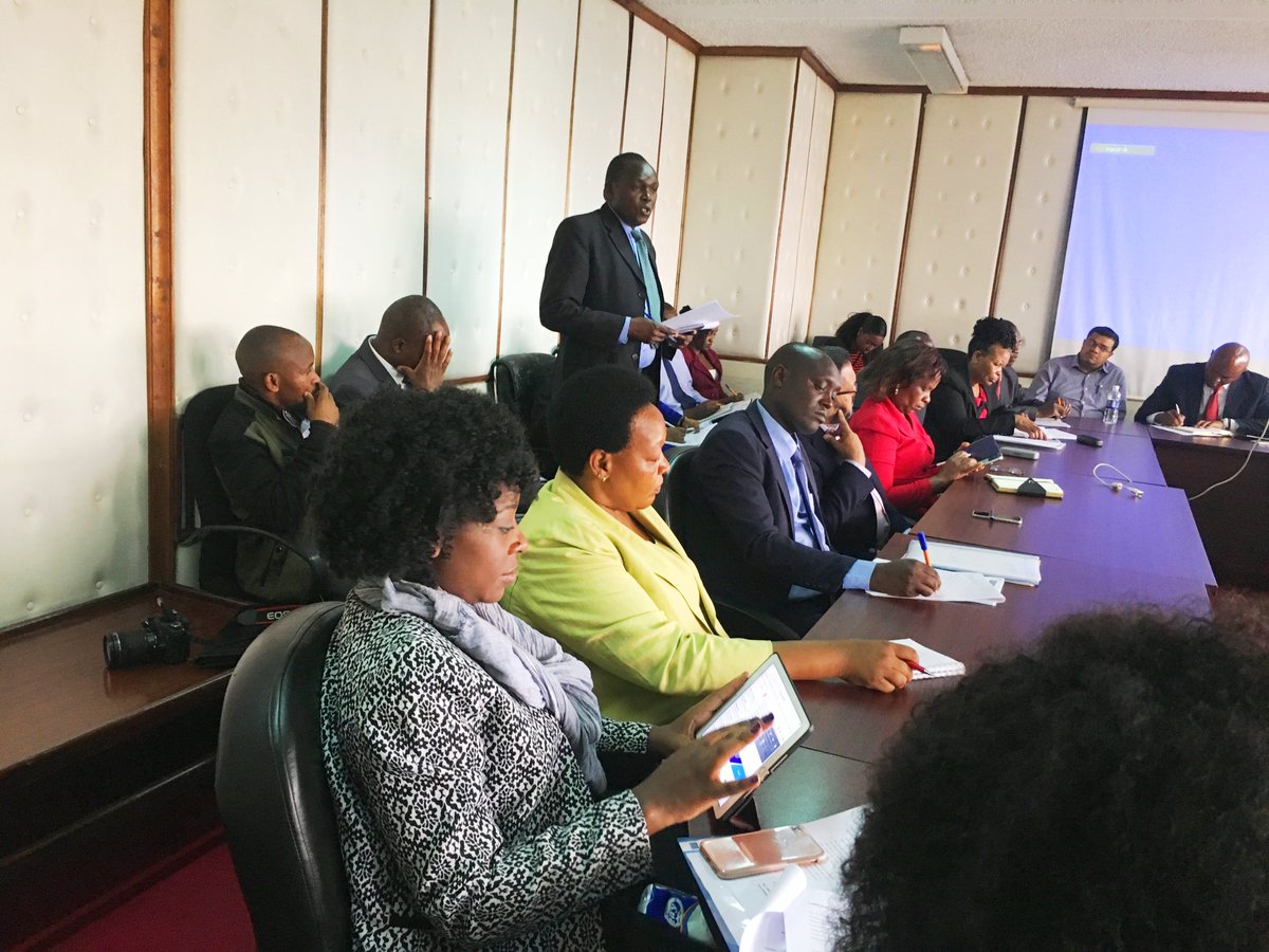 Trade_Kenya's tweet photo. Trade PS Dr. Kiptoo this morning held meeting with top officials from KAM, RETRAK and Suppliers Association of Kenya to come up with private sector driven self regulations to tame non payment of goods to suppliers. @Kiptoock @KAM_kenya @kenya_chamber @retrakenya https://t.co/ZUij9LXIIa