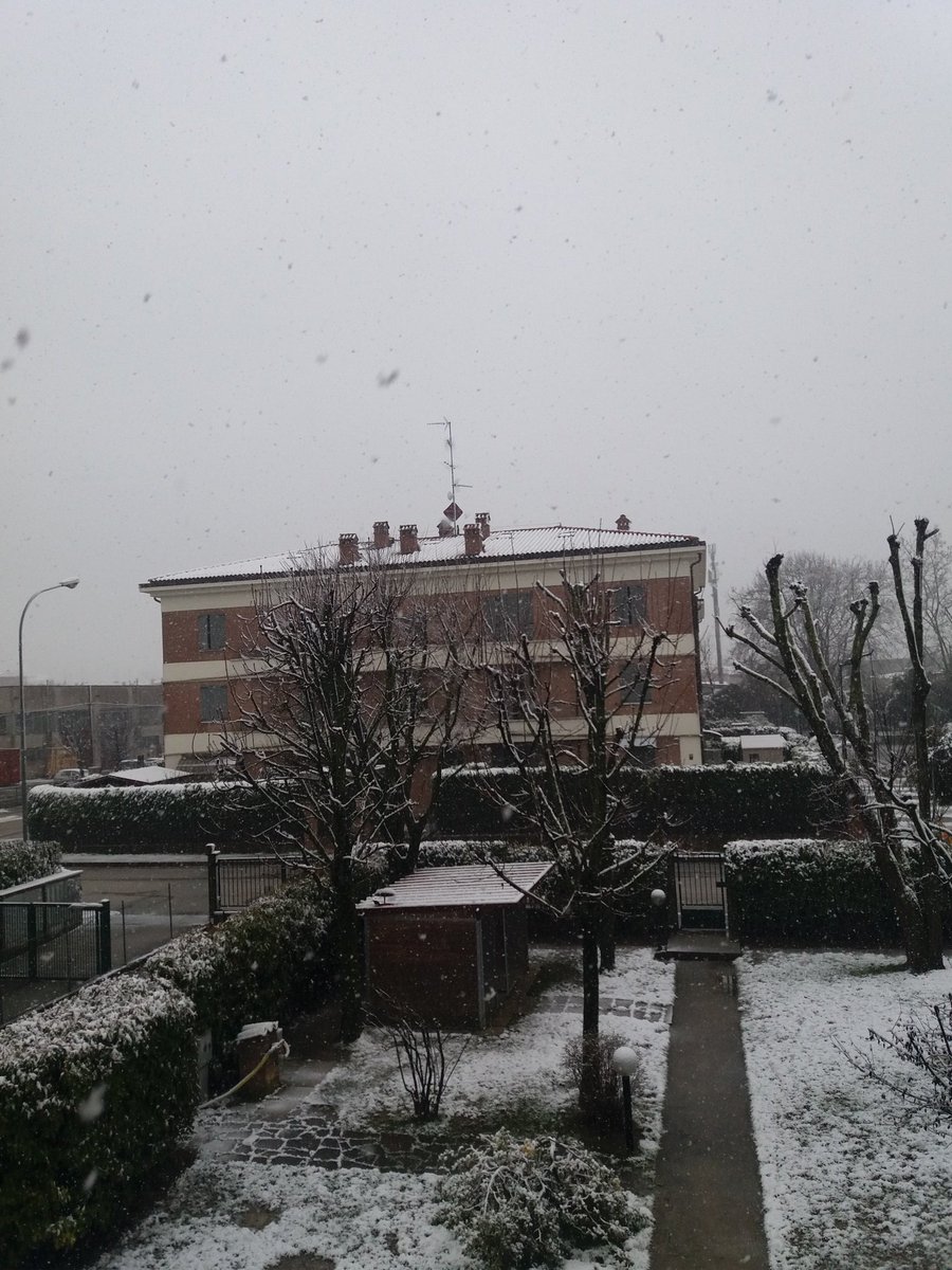 Некој чека велигден некој божиќ и така