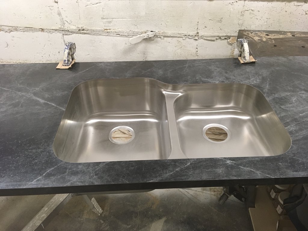 dalton_djs1968's tweet photo. One Karran undermount laminate countertop. Turn out niceπ
#karransink
#customcountertop
#customcabinetry
#Kelowna https://t.co/oMbku2VgbI