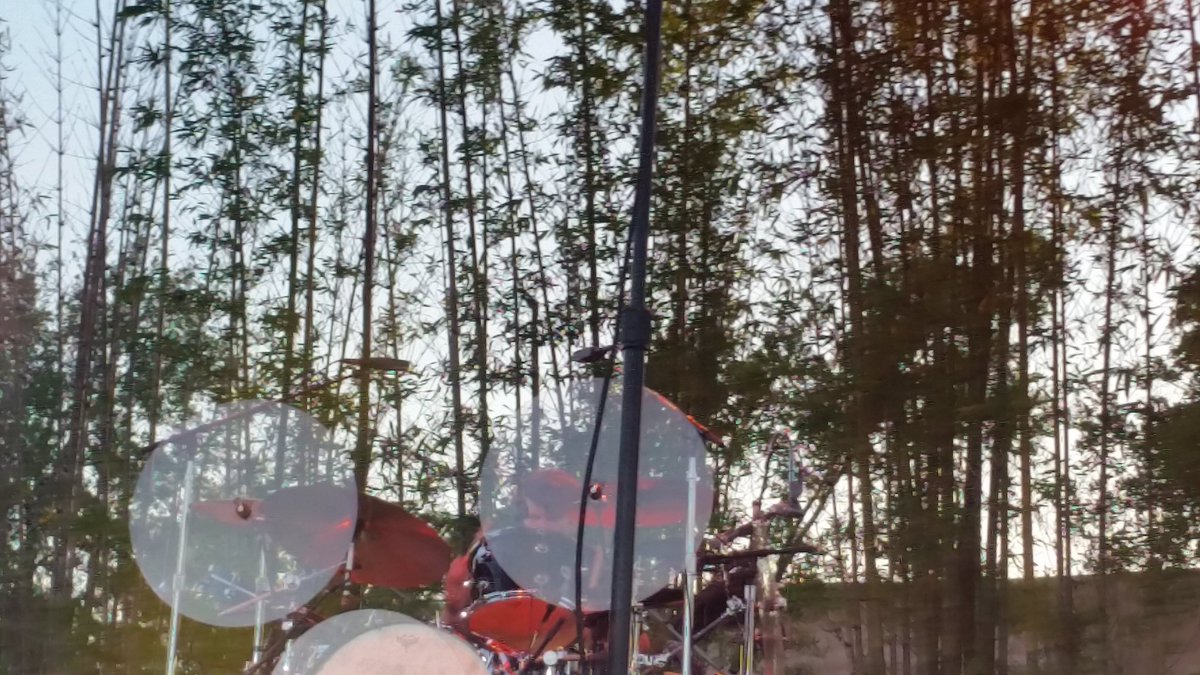 CuzImStillHere's tweet photo. #CraigMacintyre killin' it on #Drums!! @GooGooDolls 🎶 #RockNRoll @BuschGardens #CorksAndCoasters 🍷 https://t.co/2qMYEIpkIW
