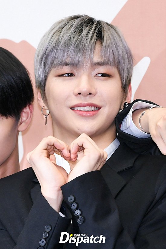 kaoleemood's tweet photo. 📸 ภาพงานแถลงข่าวอัลบั้มใหม่ของหนุ่มๆ #WANNAONE รูปจาก Dispatch ก็ใหญ่ชัดเต็มตามากๆ 😍 ดูประมวลภาพเพิ่มเติมได้ทางเพจเลยจ้า!
#IPROMISEYOU #IPROMISEYOU_WANNAONE #IPROMISEYOU1stWin #pd101th #PRODUCE101th #ตลาดนัดPRODUCE101 #ตลาดนัดวนว #วนว #KangDaniel #HwangMinhyun #LEEDAEHWI https://t.co/XWSSsw2s0G