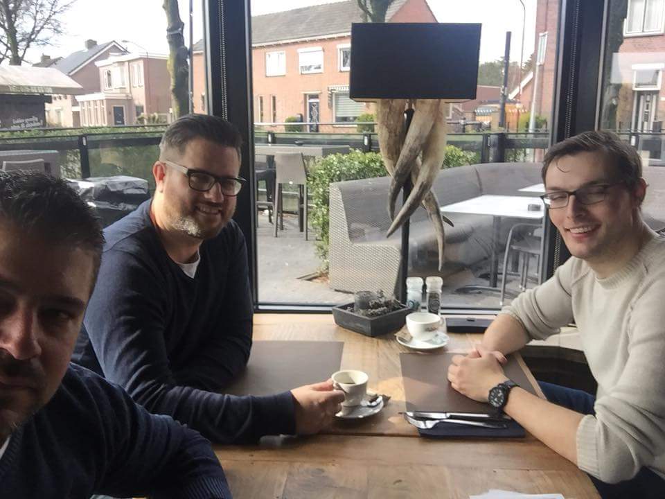 Vorige week zondag, 11 maart, hebben we een bezoek gebracht aan Wernhout. We hebben flyers rond gebracht en gesproken met verenigingen en stichtingen.

Weet u al wat u woensdag gaat stemmen?

#stemd66 #Zundert #GR2018 #Wernhout